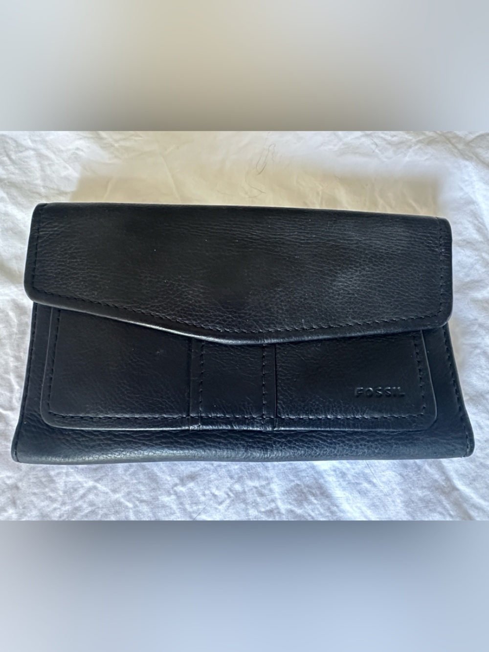 Fossil Women’s Black leather trifold continental wallet w/ snap & exterior zip